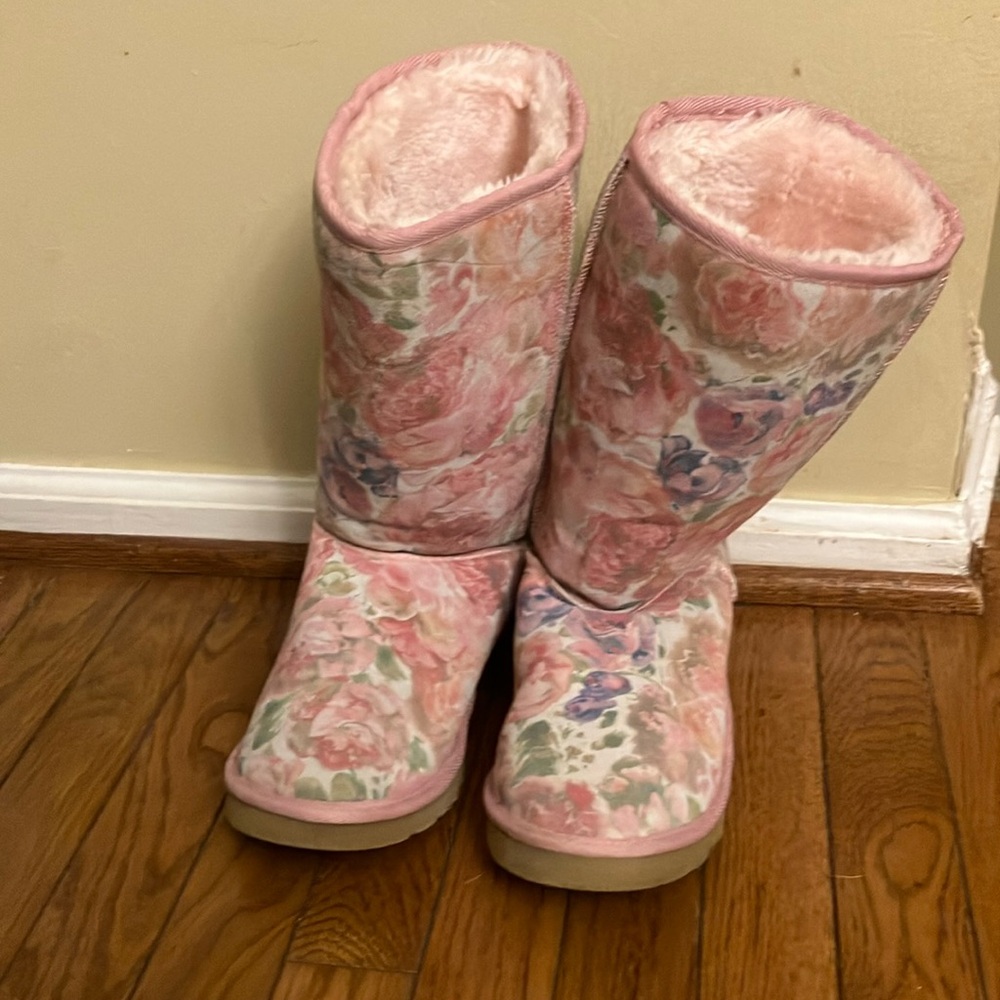 Rare vintage Ugg floral boots